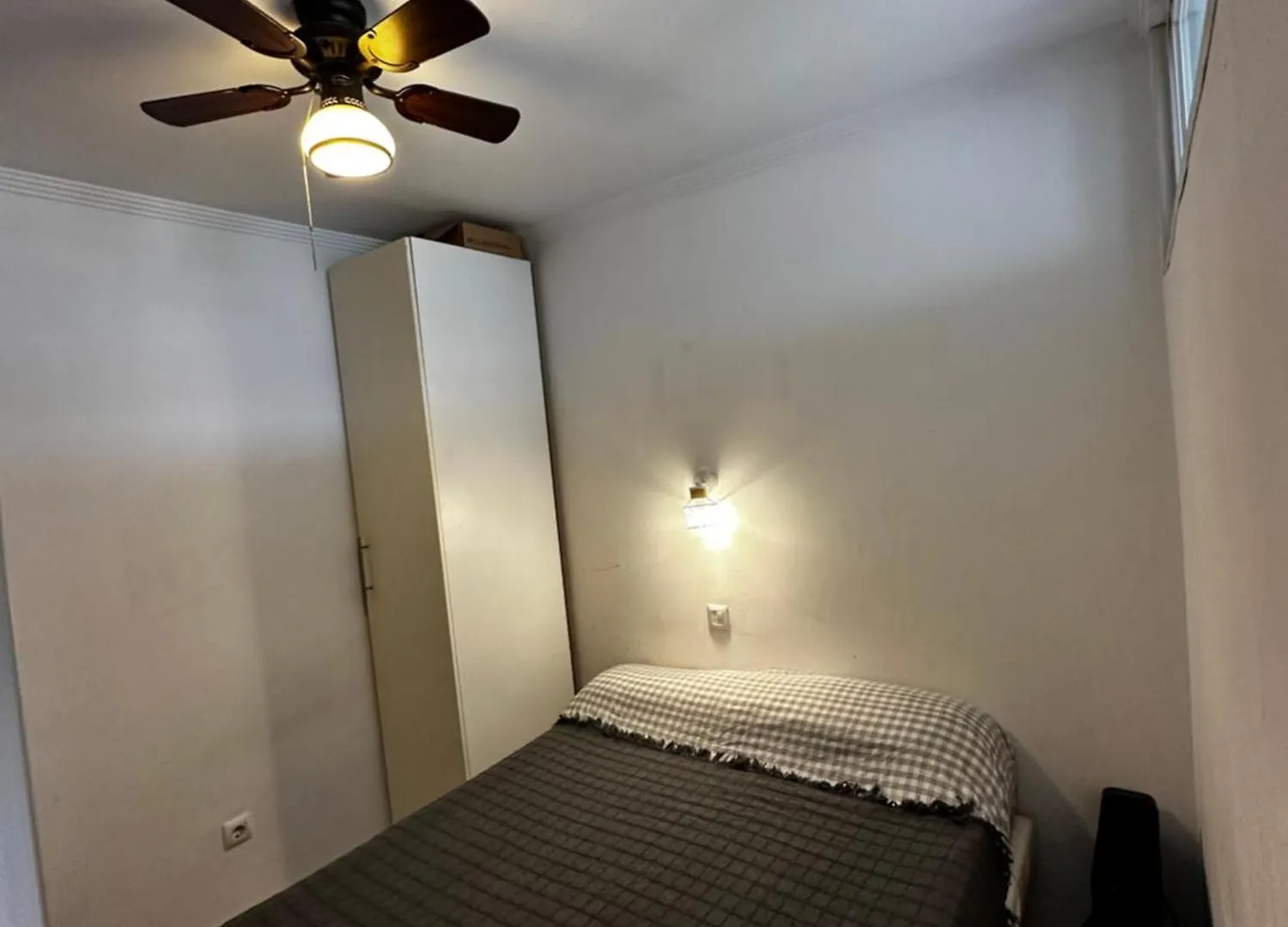 בנאלמדנה A Frontline Apartment 0*,  ספרד