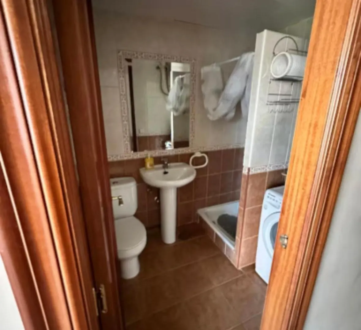 בנאלמדנה A Frontline Apartment